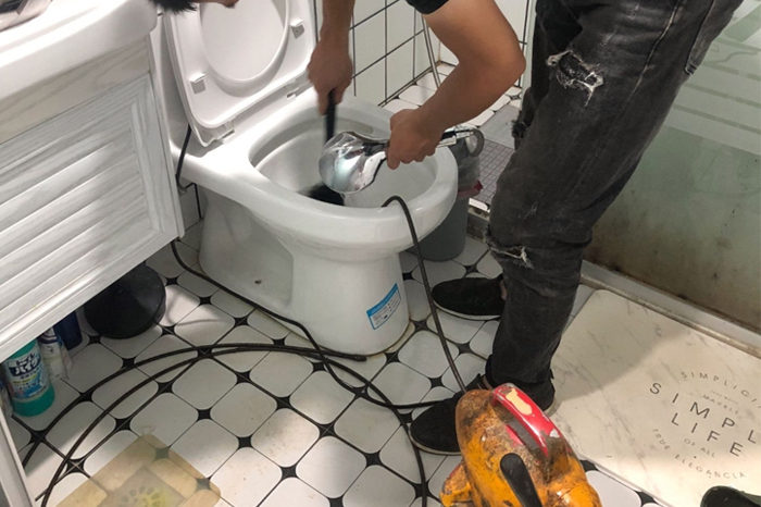 武邑马桶堵塞自己疏通还是找师傅?专业上门服务让你省时更省心